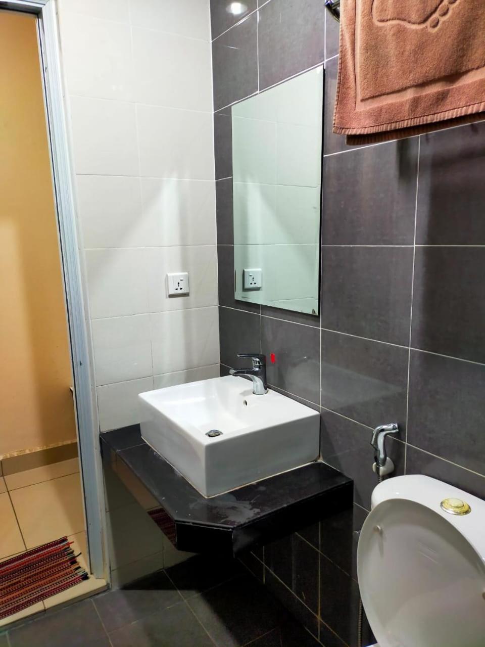 Langkawi Uptown Hotel Kuah Esterno foto
